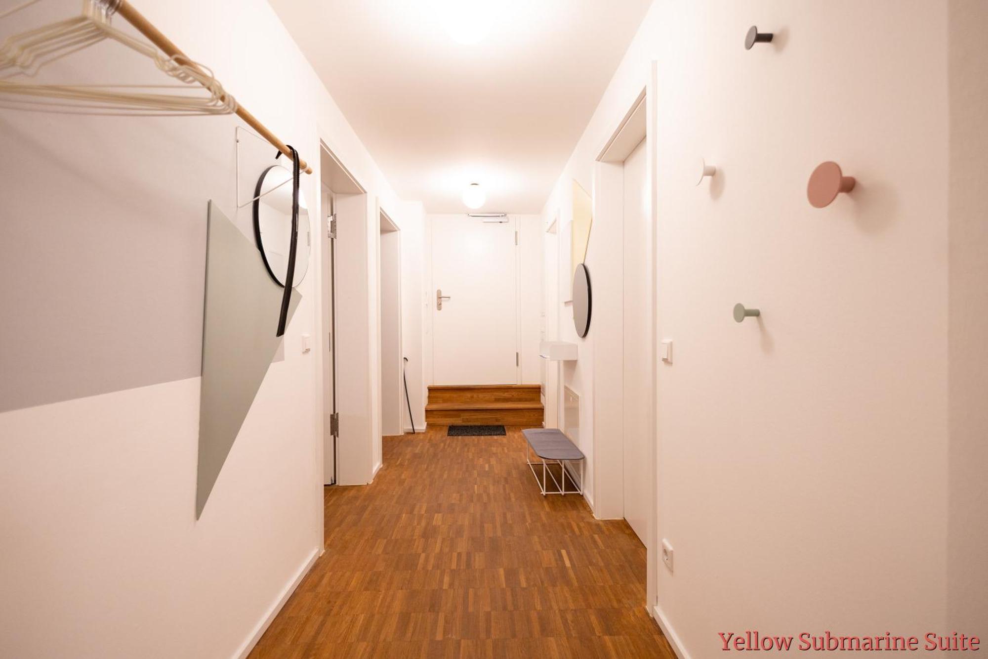Ko-Living - Beatles Und Banksy Suites & Studios Am Eselsbrunnen - Altstadt - Kueche Halle  Exterior photo