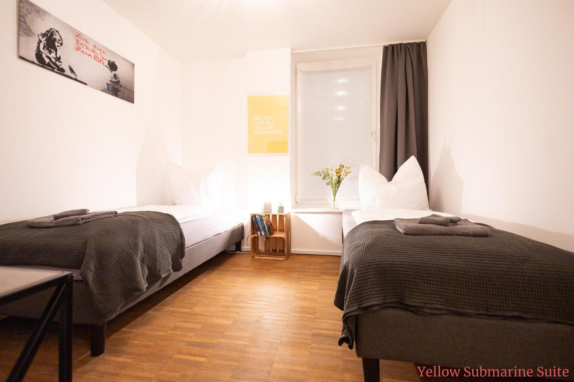 Ko-Living - Beatles Und Banksy Suites & Studios Am Eselsbrunnen - Altstadt - Kueche Halle  Exterior photo